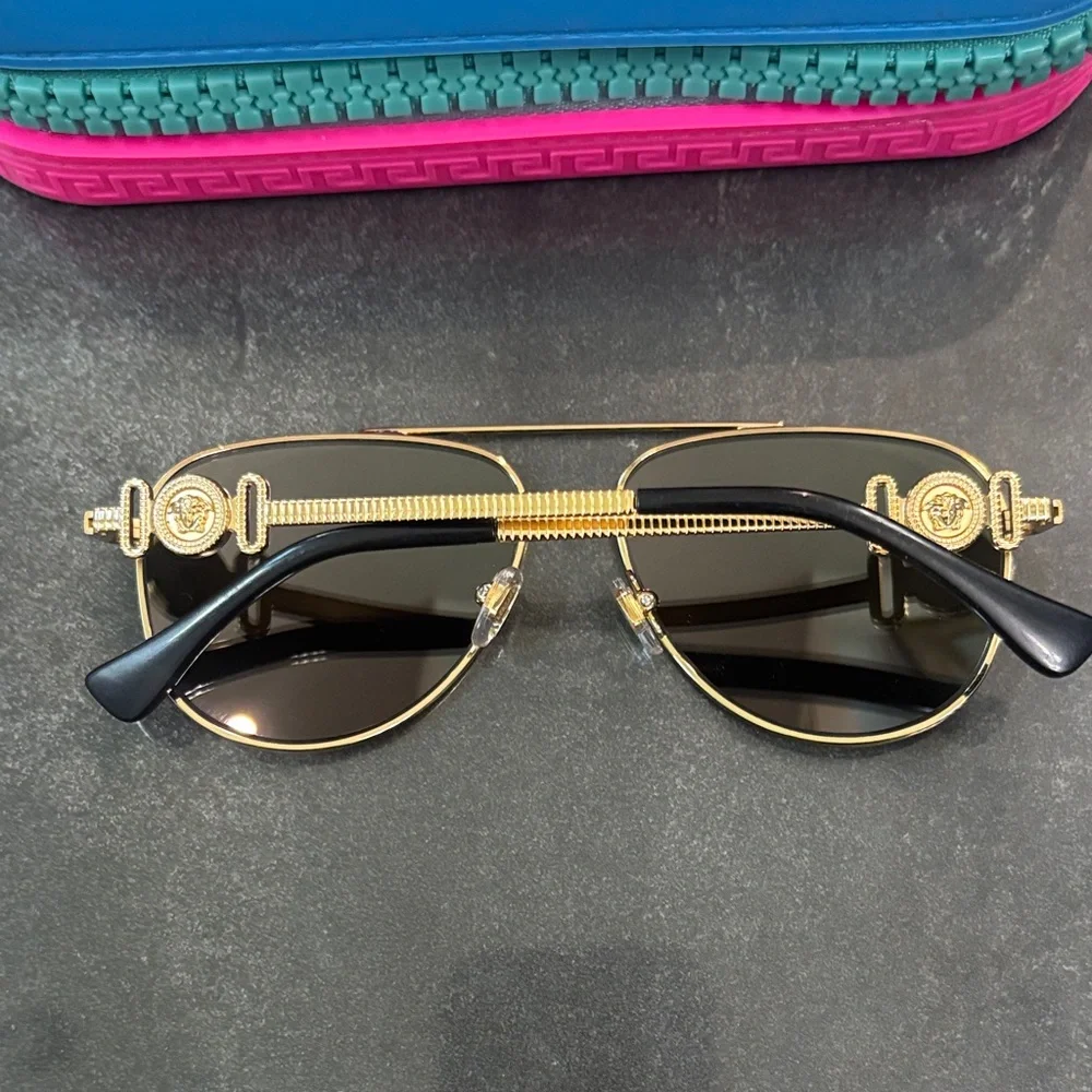 Kids Versace  Gold toned Aviator Sunglasses with Blue Case